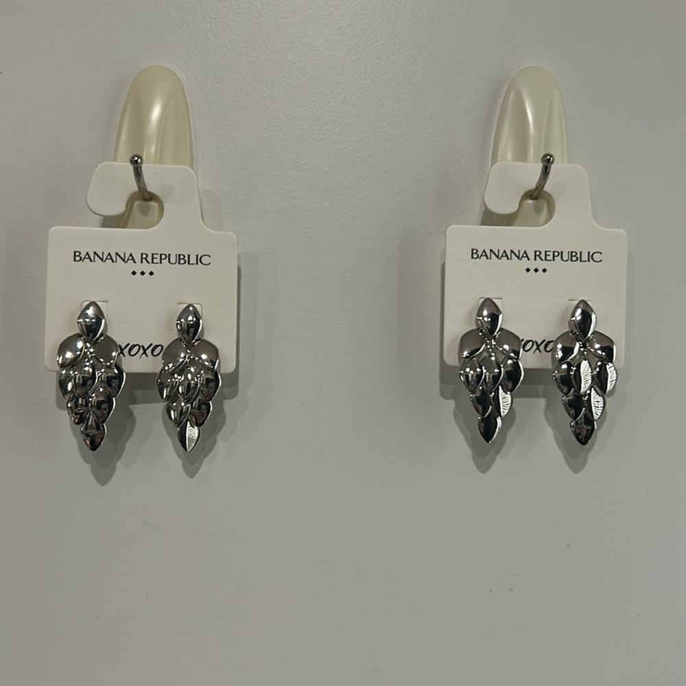 Lot of 2 Nwt banana republic earrings - Picture 1 of 8